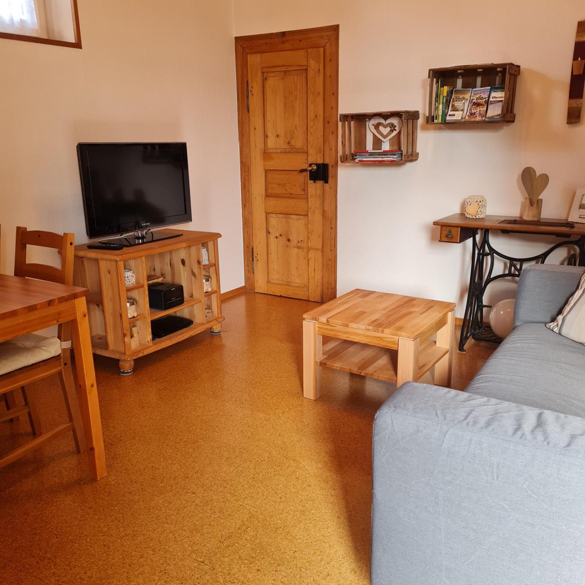 Fewo Pfalzwohnung Ellerstadt Esterno foto